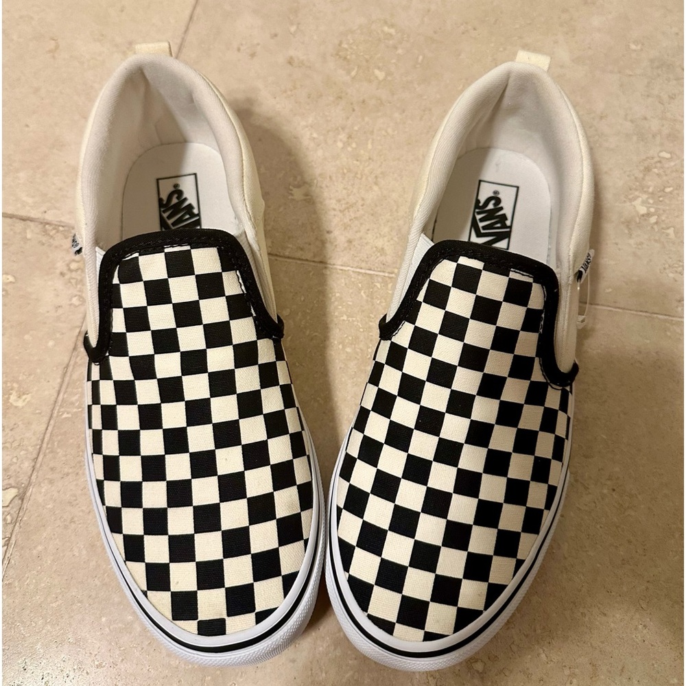 Vans classic slip-on checkerboard shoe size 6 Youth cream & black